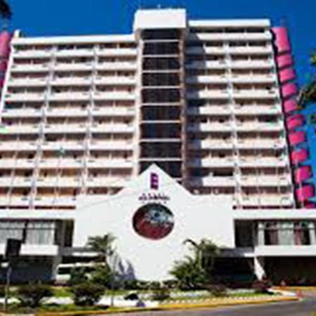 Crowne Plaza Guatemala Hotel Exterior photo